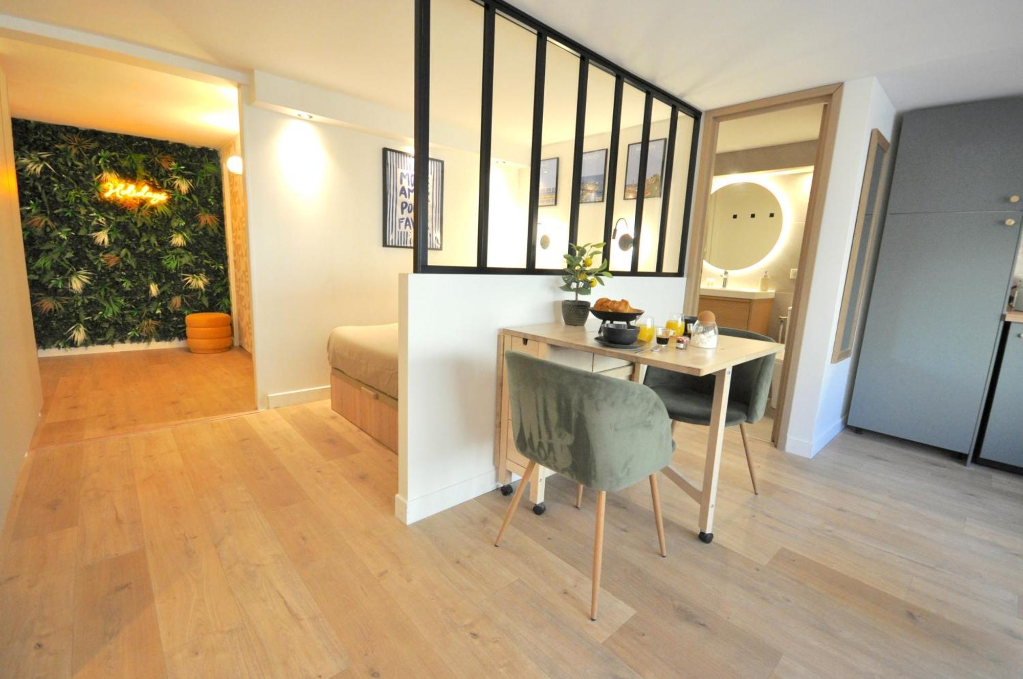 Monaco # - 4 Persons - Hypercenter - And Sun - Private Parking - Clim - Full Renovated - Fast Wifi Menton